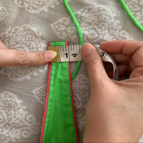 🤩 PADDED DEEP NECK Stitched Kurta in Parrot Green Colour - Picture 9 of 17